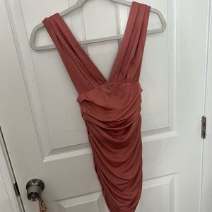 LOW-NECK party dress